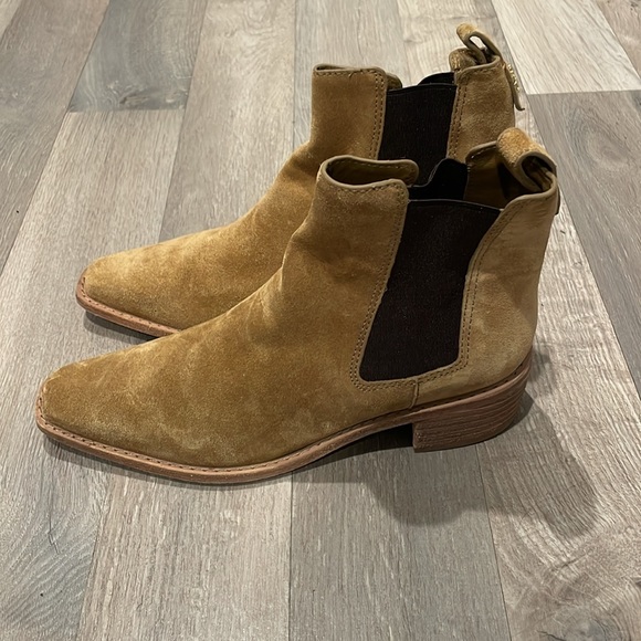 Tory Burch Women's Western Pointed Toe Ankle Chelsea Boots - Picture 4 of 10